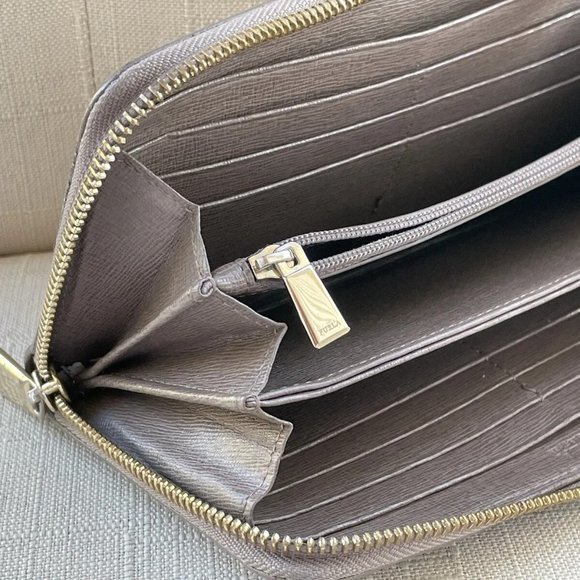 Furla Women Wristlet Genuine Leather Beige Wallet Card Holder Purse - Picture 10 of 12